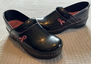 DANSKO 38 Clogs Womens US 7.5-8 Pink Breast Cancer Ribbon Black Leather PATENT