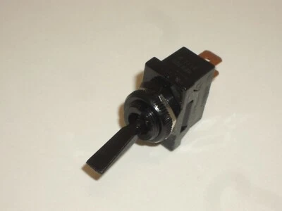 INTERRUPTOR DE PALANCA MANGO DE PALETA ENCENDIDO-APAGADO GC ELECTRONICS 35-180 SPST 10A/125VAC 1/2HP Foto 1 de 2