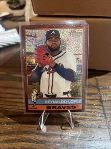 2025 Topps Heritage Chrome Burgundy Sparkle Refractor Reynaldo Lopez Braves - Bild 1 von 1