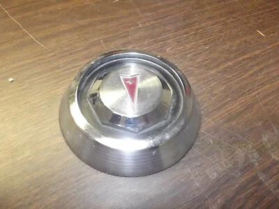 NOS 1972-1976 Pontiac GTO Grand Prix Bonneville NOS wheel cover medallion 546725 - Image 1 of 2