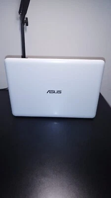 pc portatile usato ASUS F402S 2017 bianco LED 14 POLLICI - Immagine 1 di 4