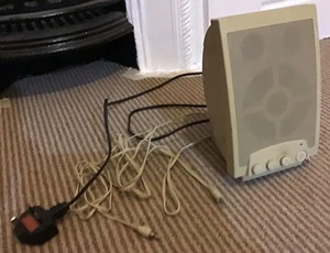 COMPUTER MULTIMEDIA SPEAKER MONITOR GOOD SOUNDS - SEE CONNECTIONS, PLUGS & WIRES - Photo 1/5