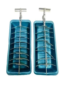 Pair of Vintage Mid-Century Aluminum Lever Ice Trays, 18 Cubes - Picture 1 of 3