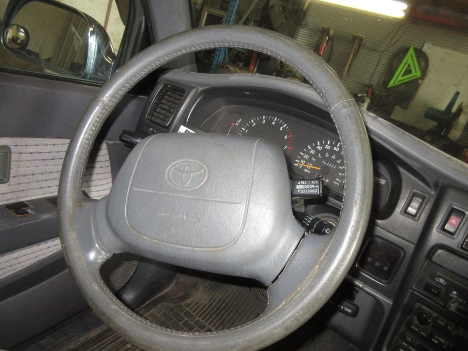 Used Front Right Door Assembly Front fits: 1996 Toyota Tacoma electric windows F - Imagem 1 de 4