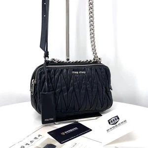 Miu Miu Matelassé Double-Zipper Schultertasche Crossbody Schwarz 145769413 - Picture 1 of 11