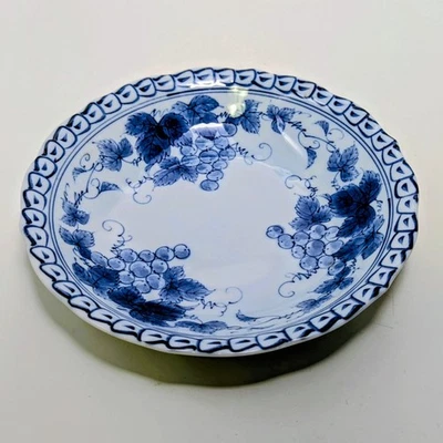 Japanese Blue and White Porcelain Dish/Bowl, Grape Vine, 8 Inches, Stunning  - Image 1 of 4