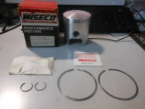 NOS Wiseco .040 Piston w/Rings Fits: Suzuki RM370 367P4 - Picture 1 of 15
