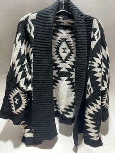 Trendology Aztekenmuster schwarz weiß Oversize vorne offen Cardigan Größe Small - Bild 1 von 3