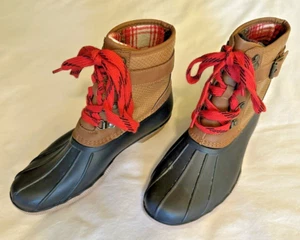 Maurices Jade Women’s Duck Boots Brown Lace Up Buckle Size 8.5 Rain Mud NEW - Bild 1 von 8