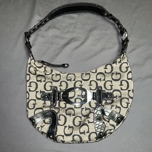Bolso de hombro Guess gris con características metálicas - Imagen 1 de 11
