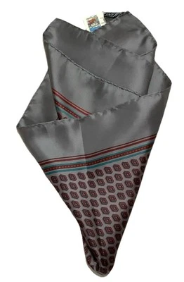 Lovely Beautiful Gray All Silk Italian Pocket Square NWT - Image 1 of 4