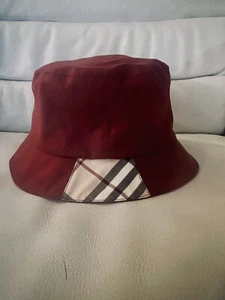 Burberry bucket hat - Picture 1 of 9
