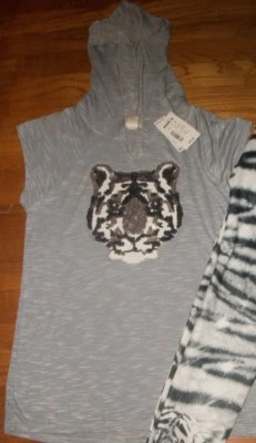 NUEVO CON ETIQUETAS TOP CON CAPUCHA GRIS TIGRE BLANCO Y NEGRO LENTEJUELAS AUTOESTIMA NIÑAS TALLA XL 14 16 (SOLO TOP) Foto 1 de 2