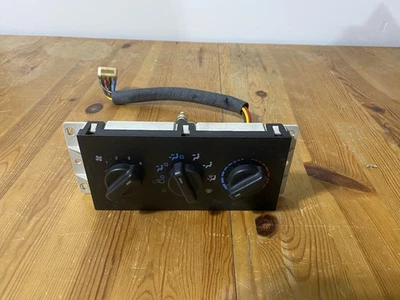 Interruptor de climatización de aire acondicionado para calefacción 1997-2001 Jeep Cherokee XJ 55037426AD Foto 1 de 4