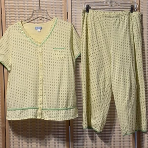 Celestial Dreams Pyjama Set Gr. XL gelb Knopf Kurzarm Schlaf Capri Hose - Bild 1 von 13