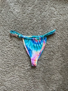 Parte inferior de bikini SKATIE Swim para mujer Bobbi banda gruesa en tie-dye talla GRANDE - Imagen 1 de 5