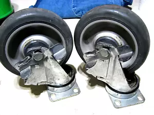 JUEGO de 2 ruedas giratorias de goma termoplástica de 5 pulgadas con freno - Imagen 1 de 3