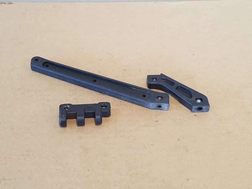  team xray xb8 2016 f/R chassis brace  - Image 1 of 1