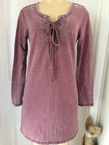 Altered State Gr. SM Burgund Distress Washed Kleid mit Schnürkragen - Bild 1 von 6