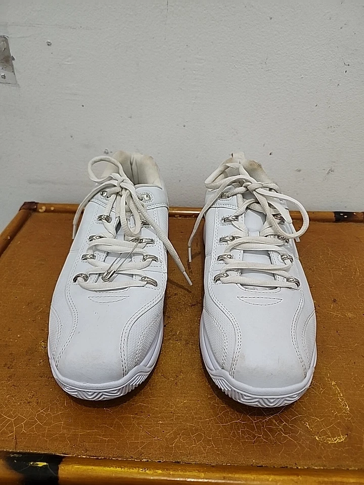 FUBU Sneakers White Pre-owned Sz 7 - Image 1 of 4