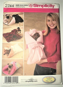 SOPORTE DE MANTA Y GORRO PARA PERROS PEQUEÑOS Simplicity Patrón #2744 Sin cortar - Imagen 1 de 3