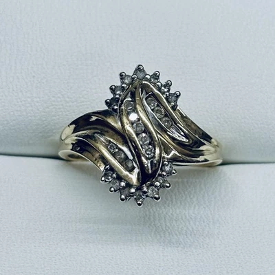 Vintage 0.10Ct 10k Yellow Gold Natural Diamond Bypass Pave Wedding Ring Size 7.5 - Image 1 of 4