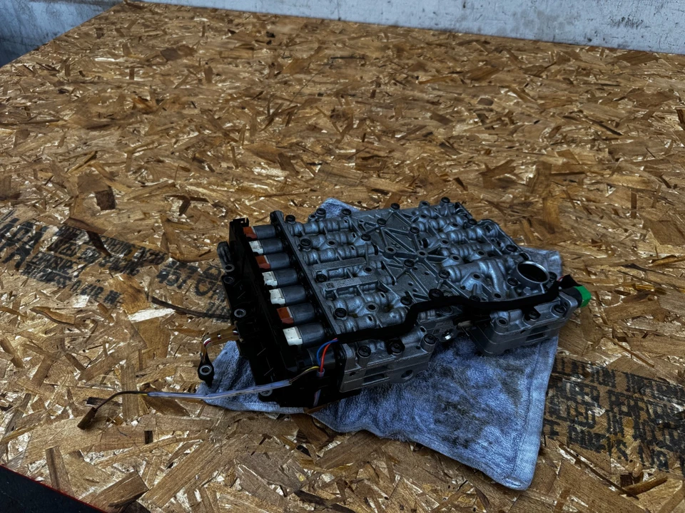 3.0 TRANSMISSION VALVE BODY CONTROL MODULE  RWD JAGUAR XF XE OEM (2014-2019) - Image 1 of 4