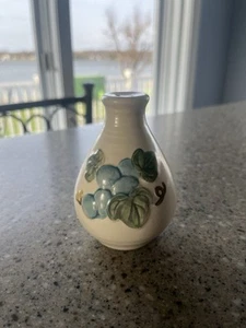 Vintage Metlox Poppy Trail Sculptured Grape Blue Salt or Pepper Shaker 3" Orgina - Picture 1 of 5
