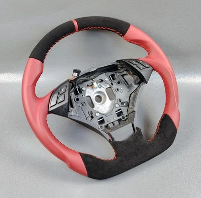 BMW SERIE 5 E60 E61 GAMUZA CUERO ROJO FONDO PLANO VOLANTE MULTIMEDIA Foto 1 de 4