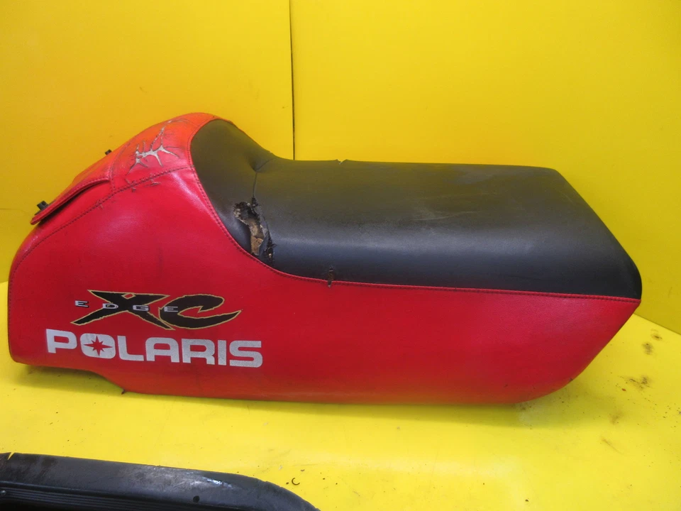 OEM 2002 POLARIS XC SP 500 600 700 800 CONJUNTO DE SILLÍN ASIENTO ROJO PARA PIEZAS RASGADAS Foto 1 de 4