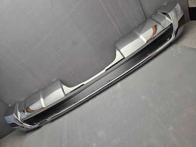 Parachoques trasero cromado inferior OEM 2013-2015 Mercedes-Benz ML550 ML500 Foto 1 de 4