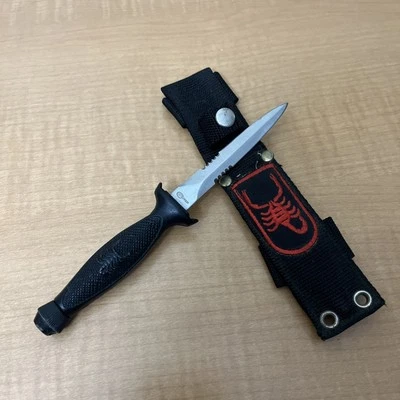 Cuchillo de colección años 80 muy buen estado raro United Cutlery Scorpion Daga UC209 con funda Foto 1 de 4