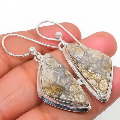 Pendiente de joyería de plata de ley 925 hecho a mano con piedras preciosas de coral fósil 1,97 "d965 Foto 1 de 3