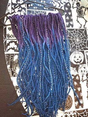 Extensiones de rastas de lana Midnight Ombre púrpura azul doble extremo Foto 1 de 4