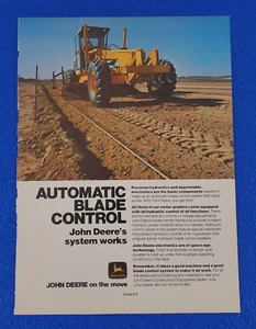 John Deere 1977 original impresión en color anuncio niveladora de carretera con control automático de cuchillas - Imagen 1 de 1