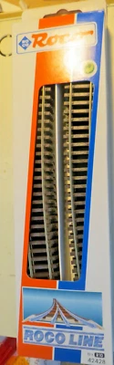 12 X Roco H0 42428 Curved Track R10 R=34 31/32in 15° 12 Pieces New Boxed - Image 1 of 2