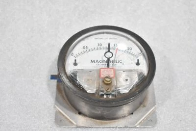 DWYER 2000-00C MAGNEHELIC PRESSURE GAUGE 0-.25" OF WATER, 15 PSIG - Image 1 of 4