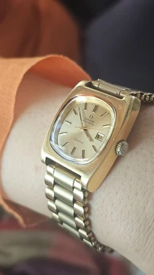 Reloj automático Omega Geneve vintage esfera dorada Cal.684 para mujer Foto 1 de 4