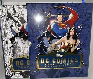 DC Comics 75 anno per anno A Visual Chronicle copertina rigida libro 2010 - Foto 1 di 9