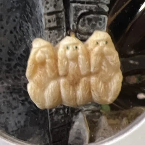 Zelluloid 3 Affen Charm Cracker Jack Spielzeug Kaugummipreis Schmuckstück See No Evil - Bild 1 von 10