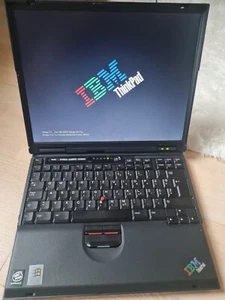 Portátil IBM THINKPAD T22 • 265 MB de RAM • 1,0 GHz • 14,1" • Portátil vintage - Imagen 1 de 9