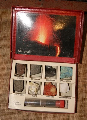 Coffret Mineraux 9 pièces roche volcanique Italie - Photo 1/2