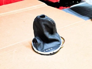 +07-13 Bota de palanca de cambios Mini Cooper Clubman A/T 25-16-2-752-945 OEM usada - Imagen 1 de 8