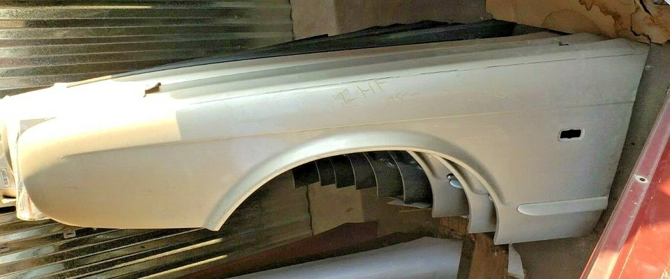 JAGUAR XJ8 VANDEN PLAS LEFT DRIVER FENDER SEC TAN 1998 1999 2000 2001 2002 2003 - Image 1 of 1
