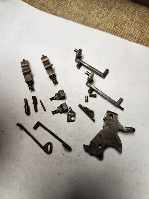 Lote de piezas Smith and Wesson S&W, martillo, varios Piezas limpias, lote de buen tamaño Foto 1 de 3