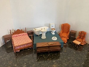  Lot of miniature dollhouse furniture and accessories bed bathroom chairs - Picture 1 of 12