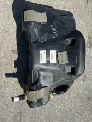 Tanque de gasolina Range Rover Evoque L538 12-17 BJ32-9K007-AF OEM Foto 1 de 4