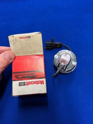 Ford Genuine NOS Motorcraft Choke Housing E3PZ-9848-F, CM-4074 - Image 1 of 4