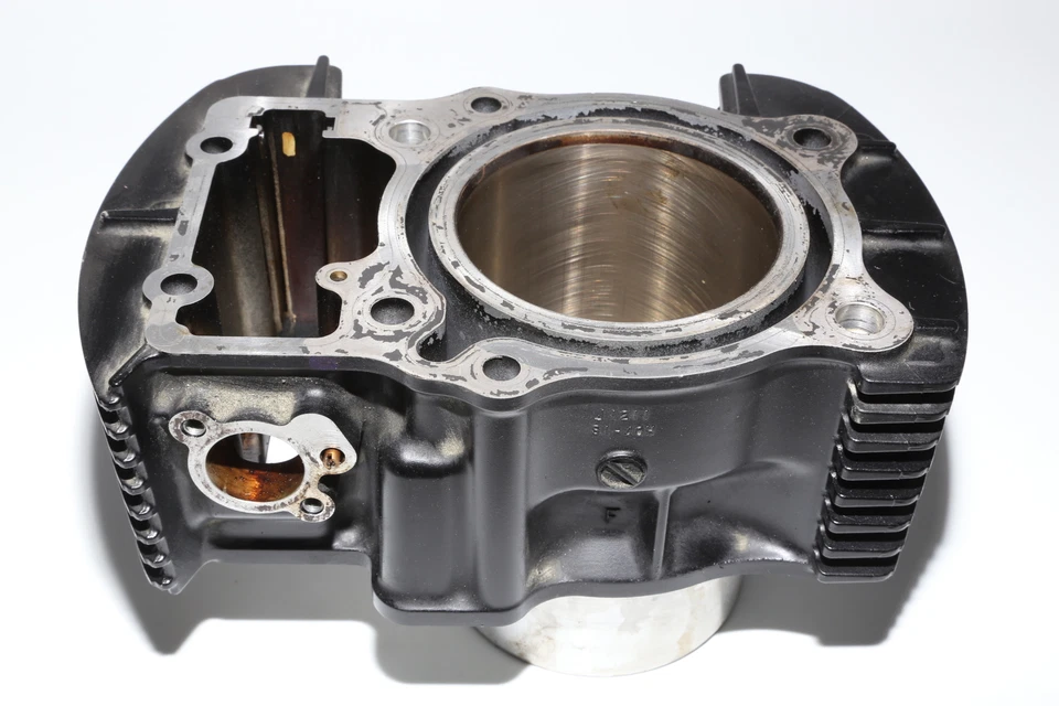 2013 Suzuki Boulevard C90t VL1500 Engine Motor Piston Cylinders Block Jug Front  - Image 1 of 4