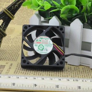 Ventilador de refrigeración industrial silencioso chasis MAGIC MGT6012LB-015 0.12A 6015 12v 6 cm - Imagen 1 de 5